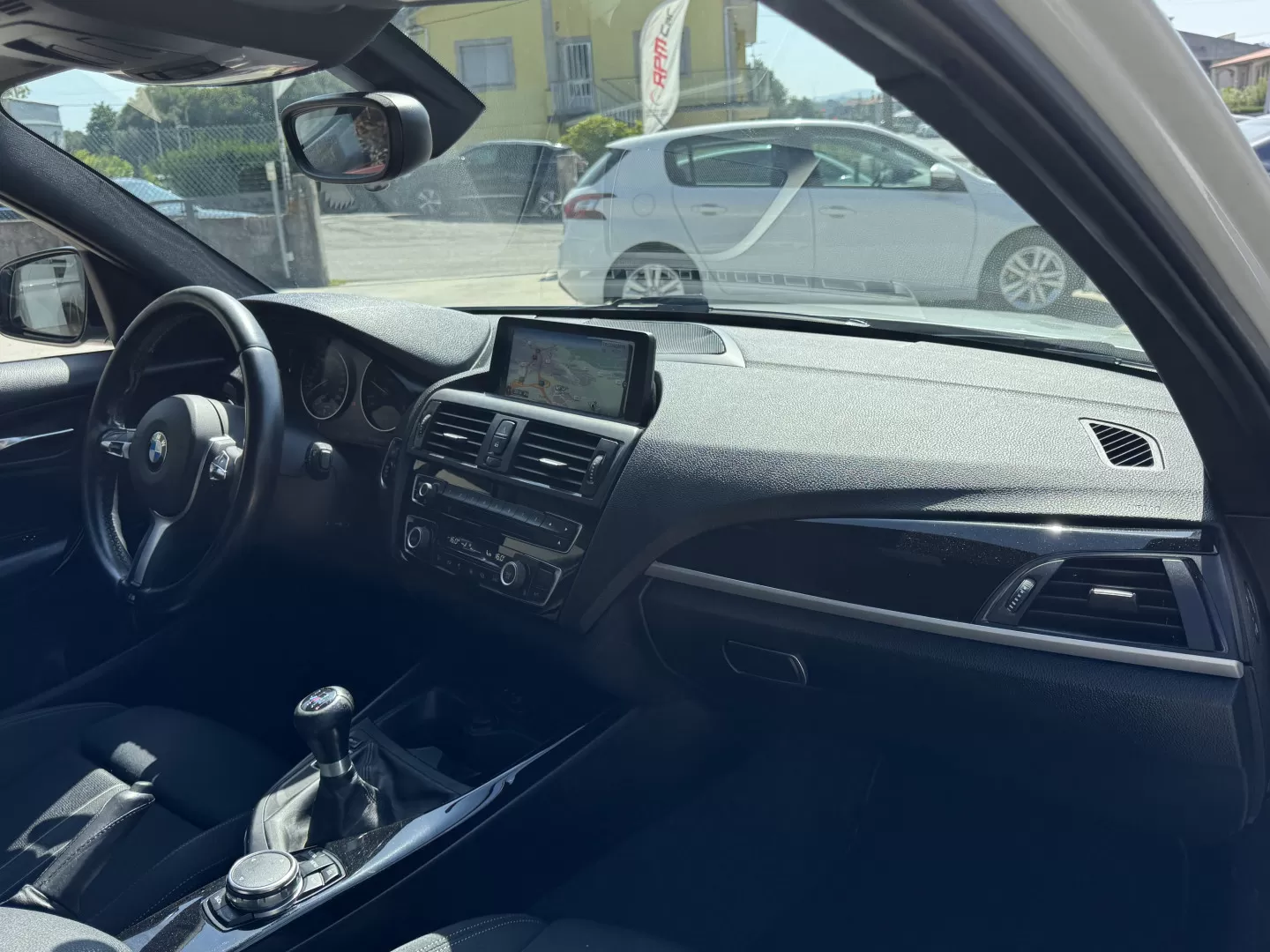 BMW 116 d Pack Desportivo M - foto 7