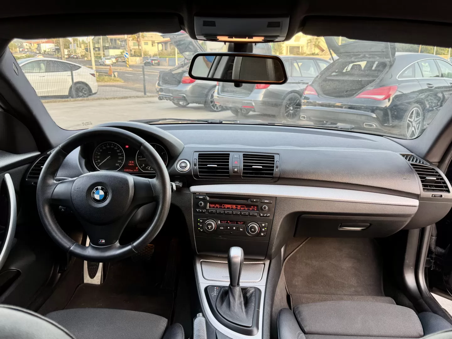BMW 120 d Aut. Limited Edition Lifestyle c/ M Sport Pack - foto 6