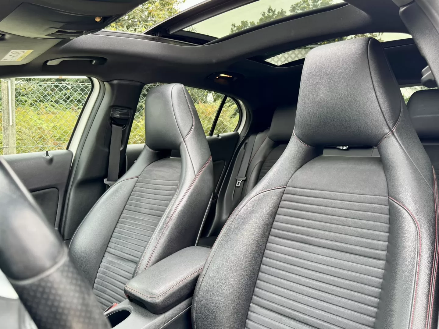 Mercedes-Benz GLA 220 CDI 7G-DCT AMG Line - foto 6