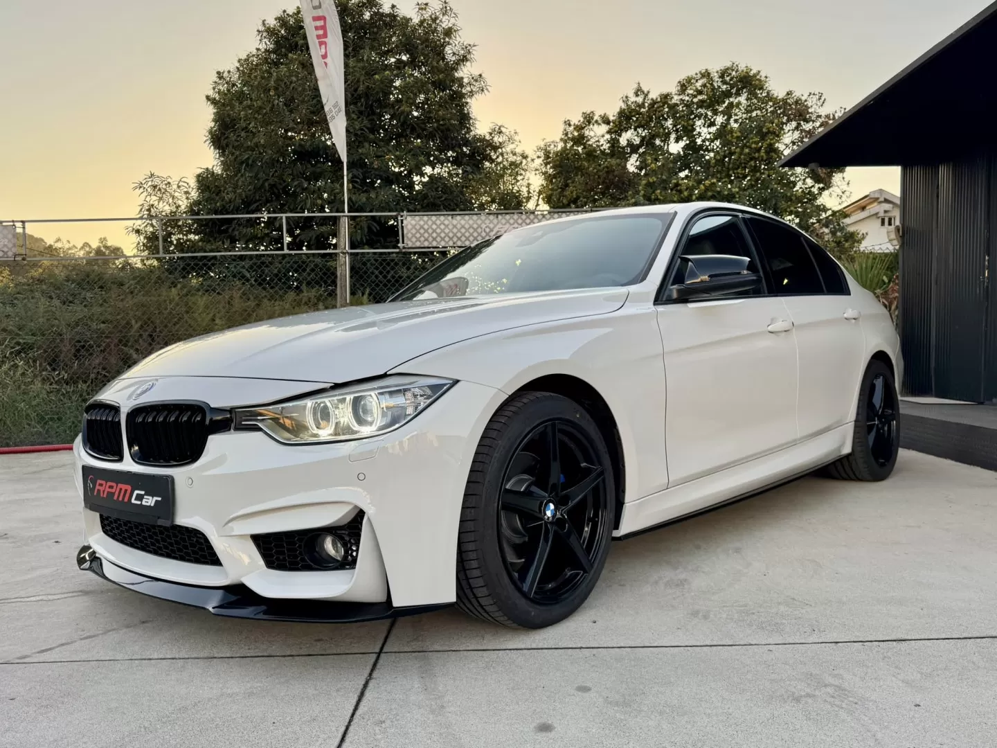 BMW 320 d Auto Pack M - foto 2