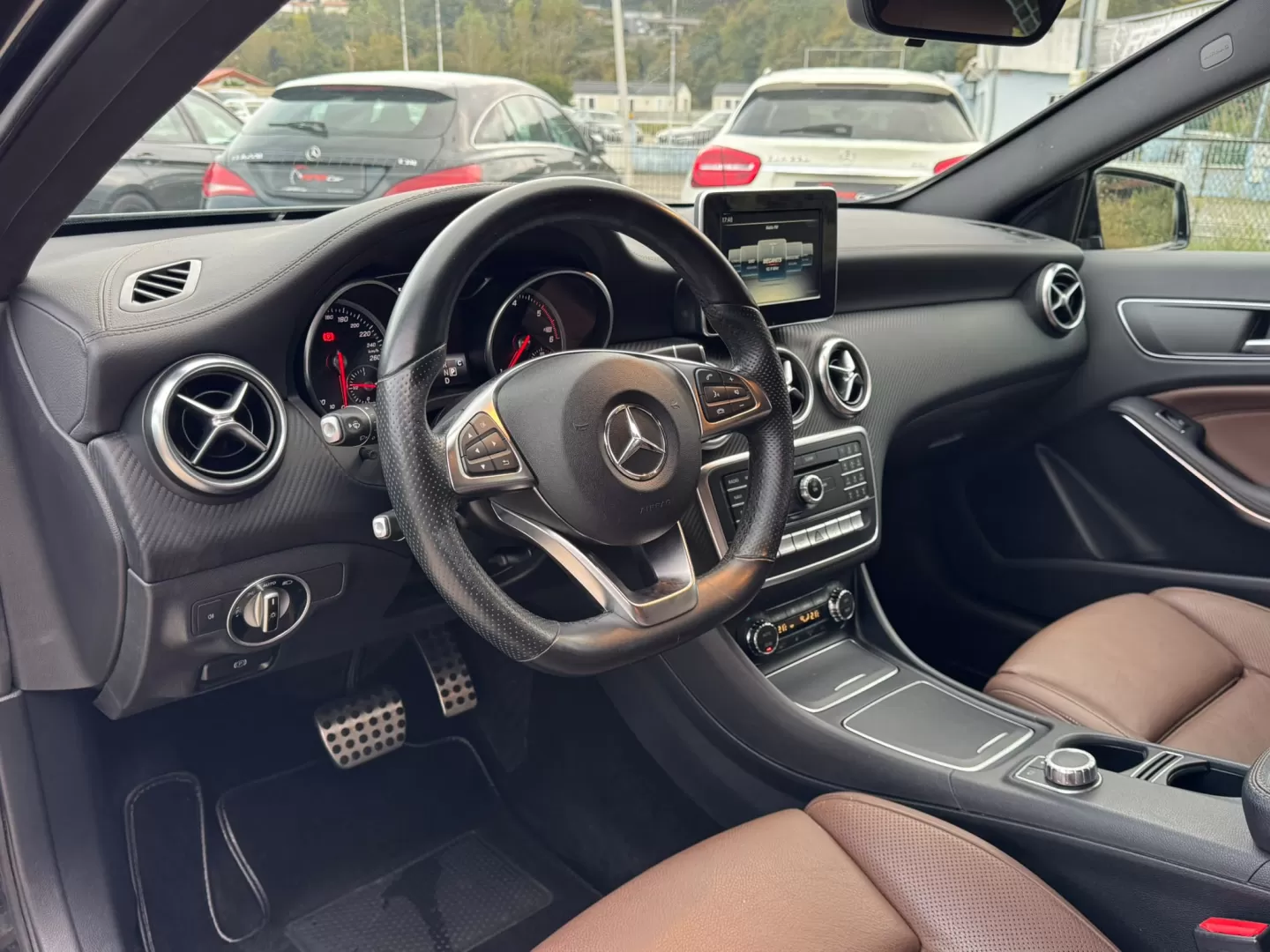 Mercedes-Benz A 180 d AMG Line Aut. - foto 4