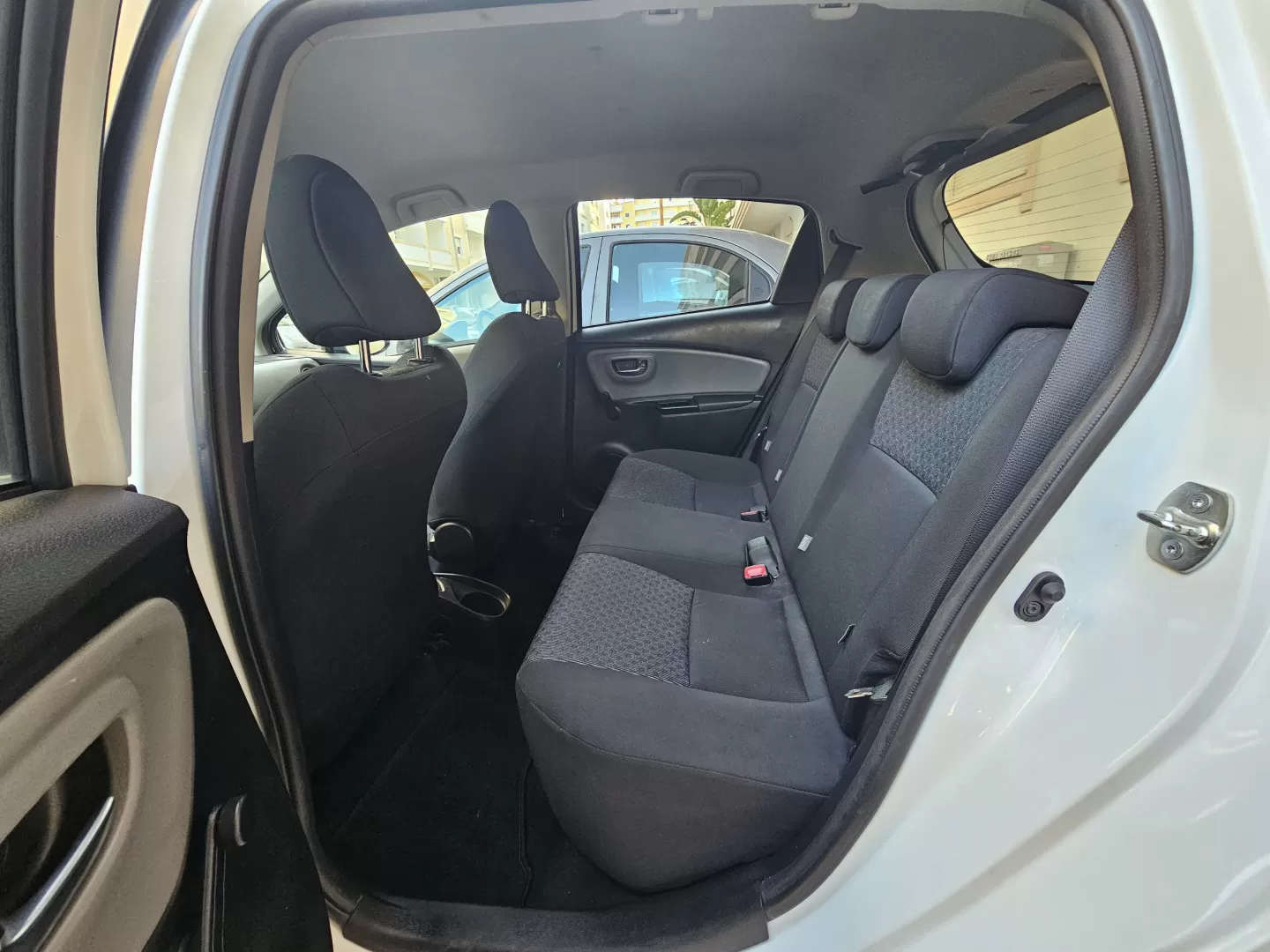 Toyota Yaris 1.0 VVT-i Comfort - foto 8