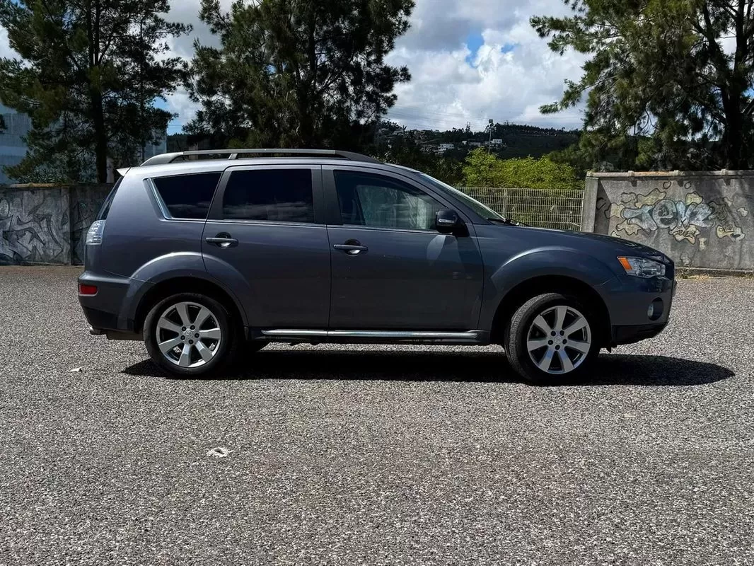 Mitsubishi Outlander 2.2 DI-D Instyle Navi - foto 2