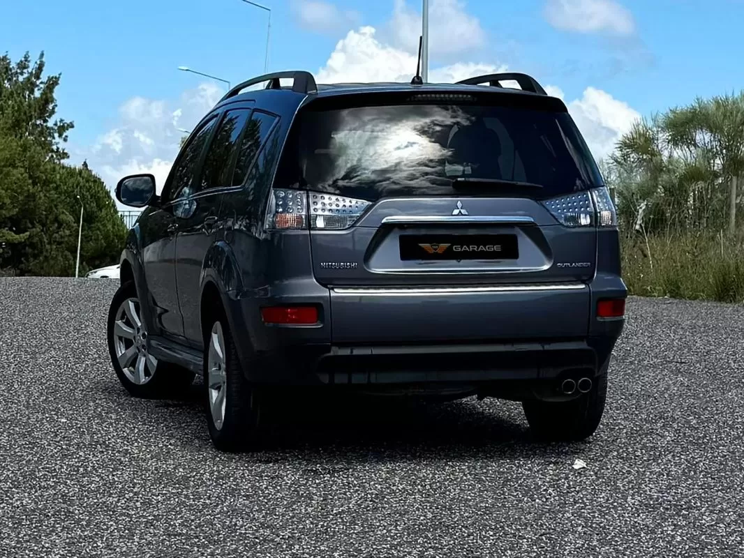 Mitsubishi Outlander 2.2 DI-D Instyle Navi - foto 3