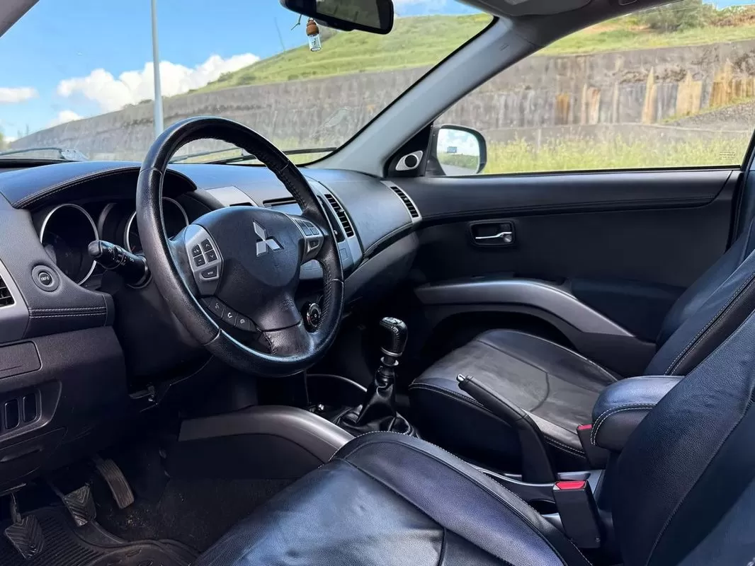 Mitsubishi Outlander 2.2 DI-D Instyle Navi - foto 5