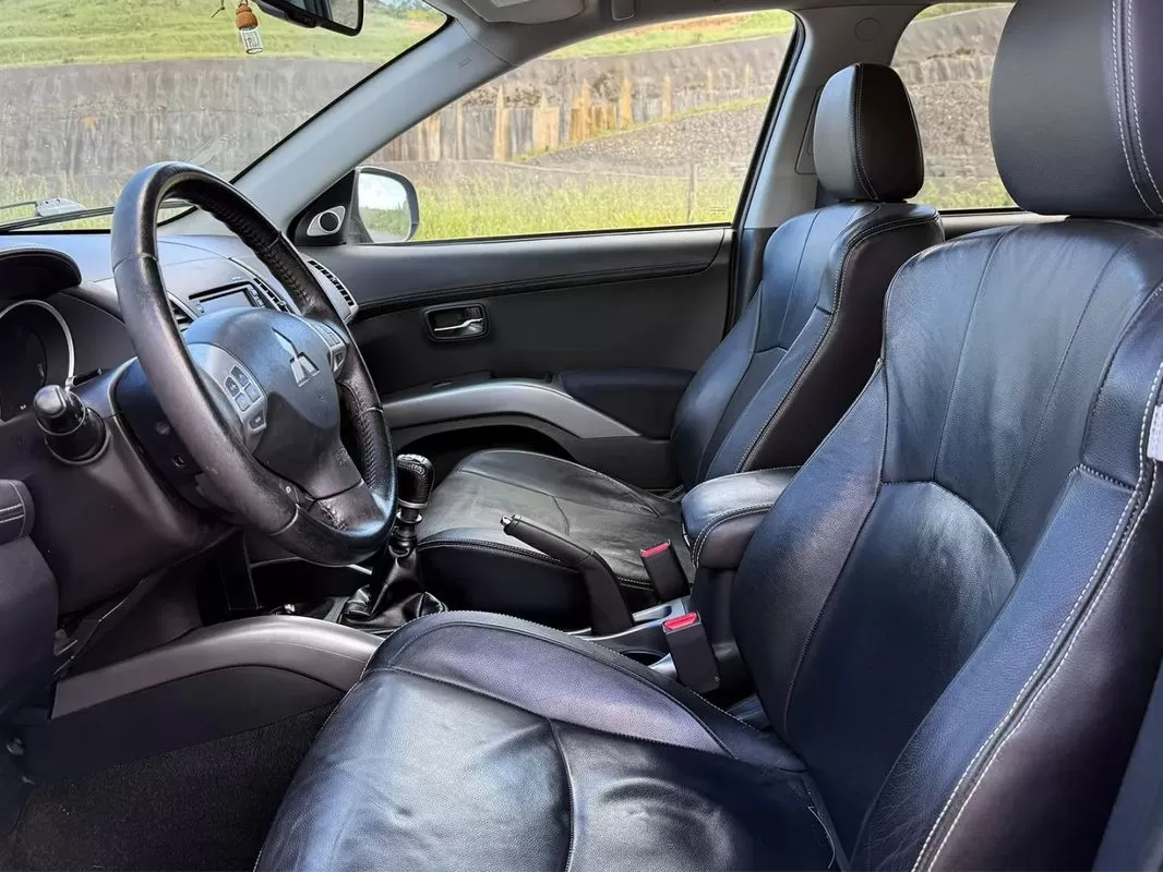 Mitsubishi Outlander 2.2 DI-D Instyle Navi - foto 7