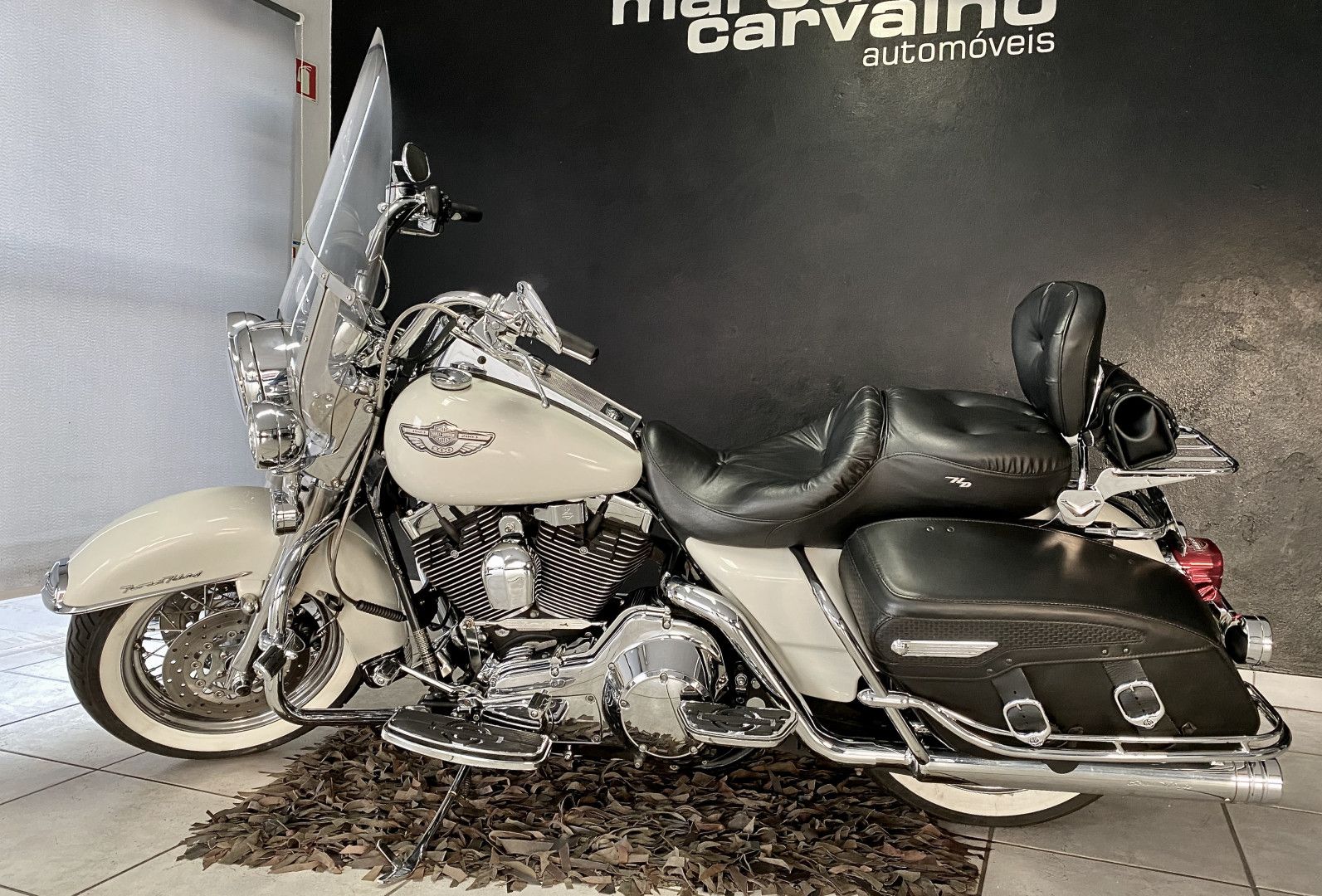Harley-Davidson FLHR ROAD KING CLASSIC - foto 2