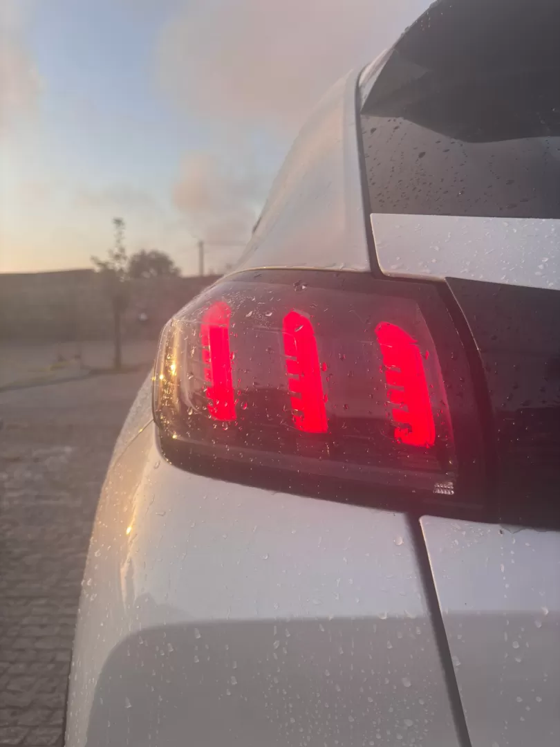 Peugeot e-208 Allure Pack - foto 8