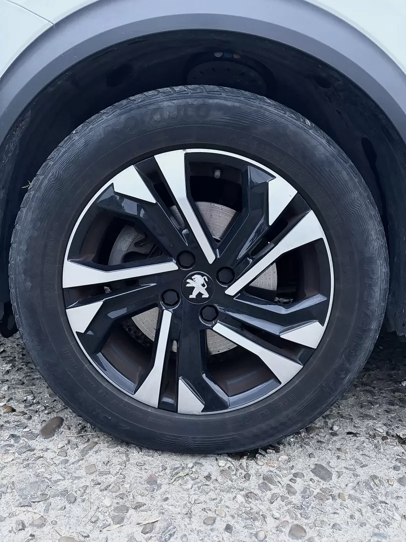Peugeot e-2008 50 kWh Allure Pack - foto 8