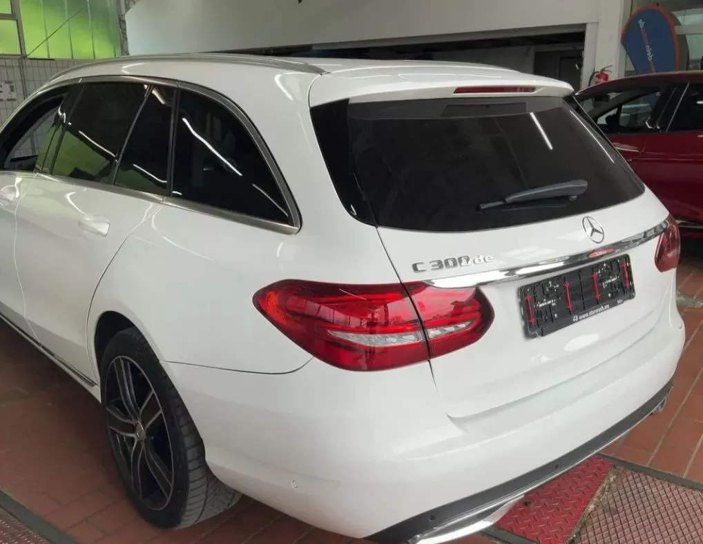 Mercedes-Benz C 300  De T 9g  Tronic Avantgarde - foto 3