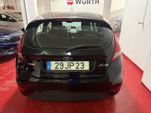 Ford Fiesta 1.4 TDCI - foto 5