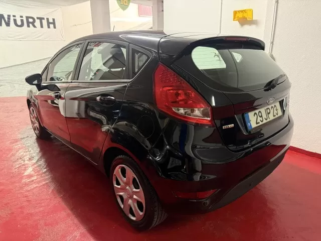 Ford Fiesta 1.4 TDCI - foto 6