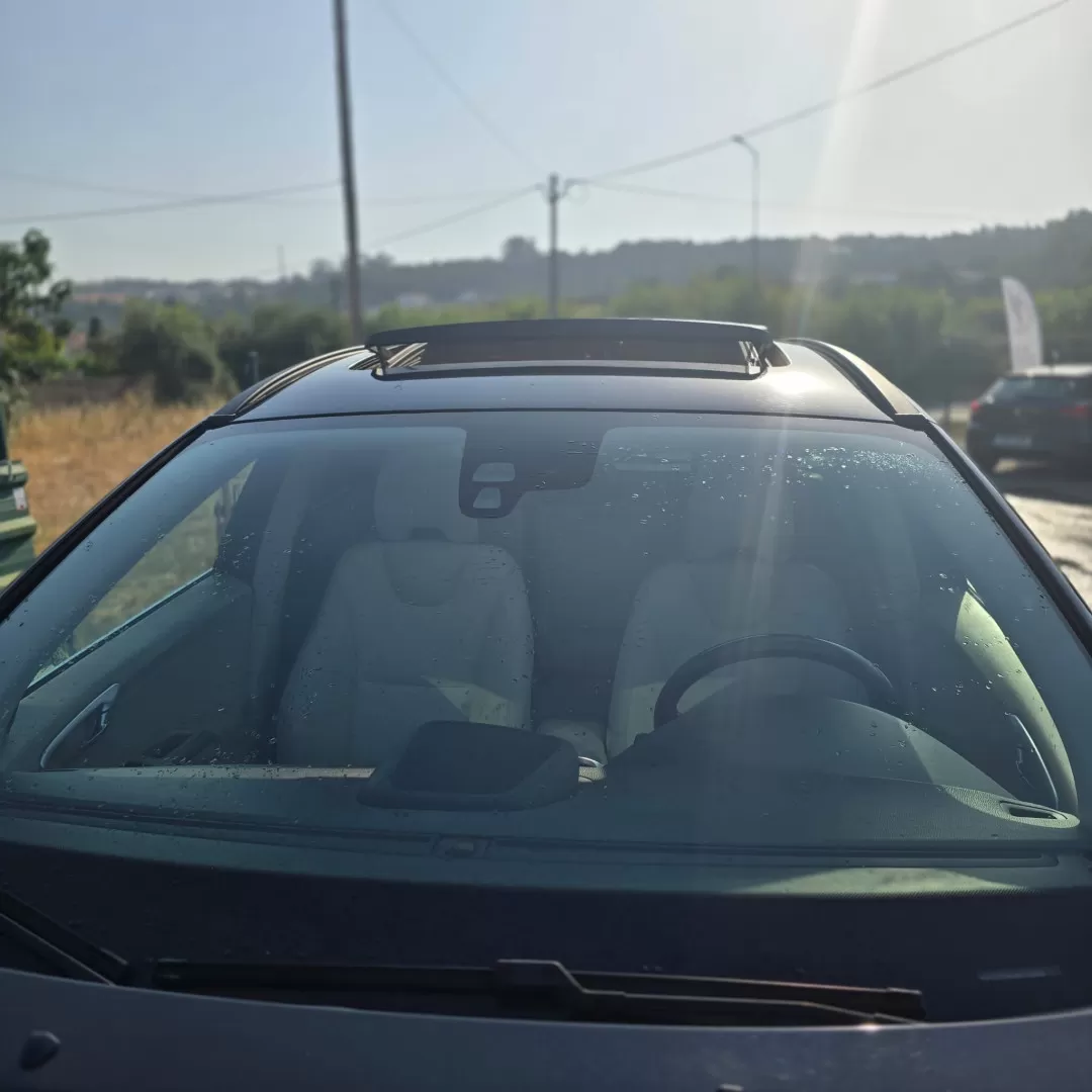 Volvo XC 60 2.4 D Momentum Geartronic - foto 5