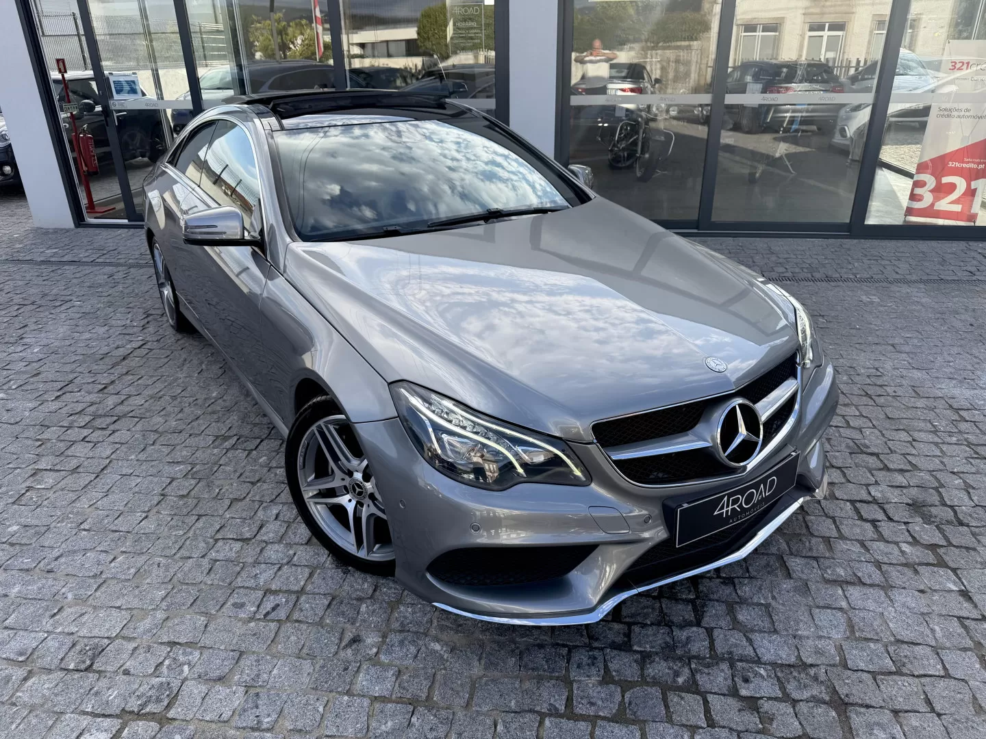 Mercedes-Benz E 220 CDi BlueEfficiency Auto - foto 2