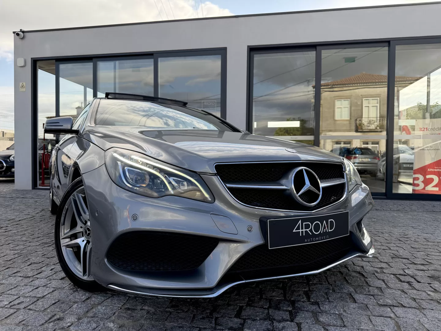 Mercedes-Benz E 220 CDi BlueEfficiency Auto - foto 4