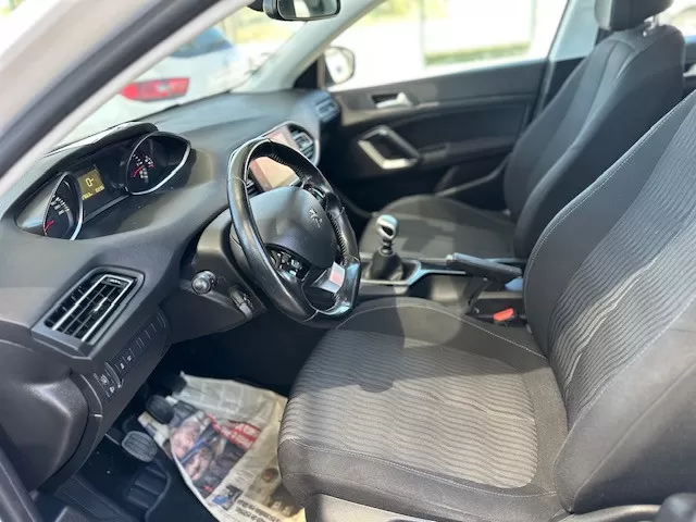 Peugeot 308 1.6 - foto 6