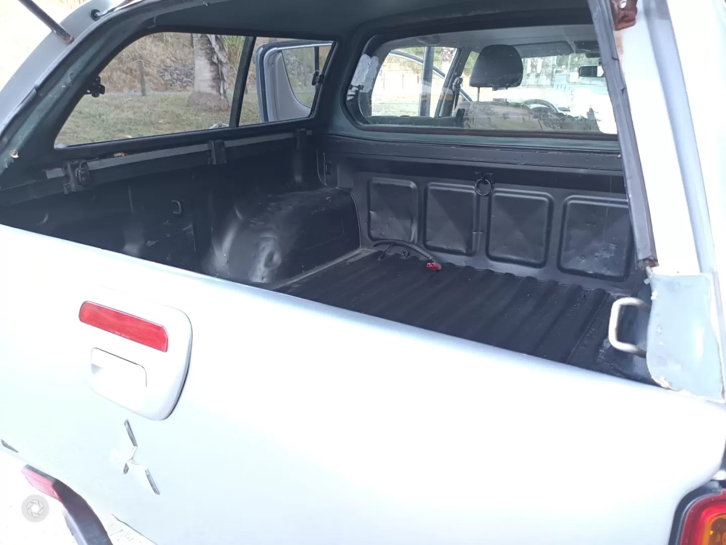 Mitsubishi L200 2.5 DI-D CD Invite 4WD - foto 5