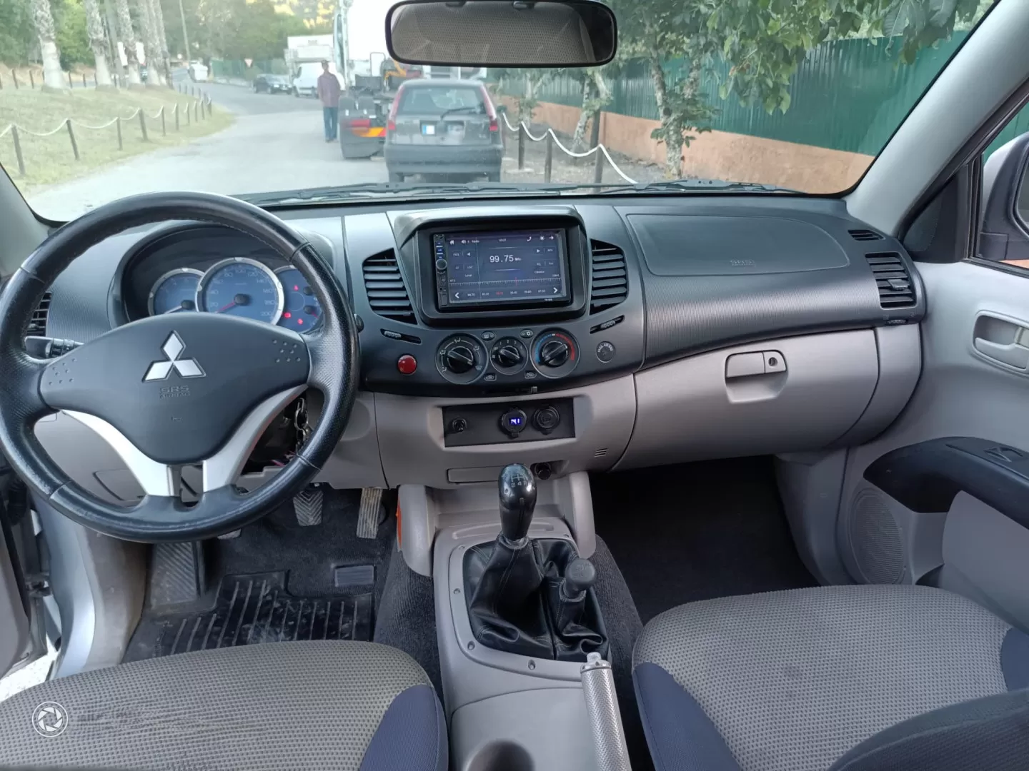 Mitsubishi L200 2.5 DI-D CD Invite 4WD - foto 6