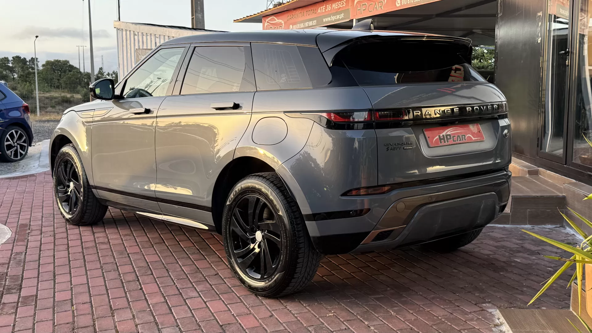 Land Rover Evoque P300e R-Dynamic SE - foto 4