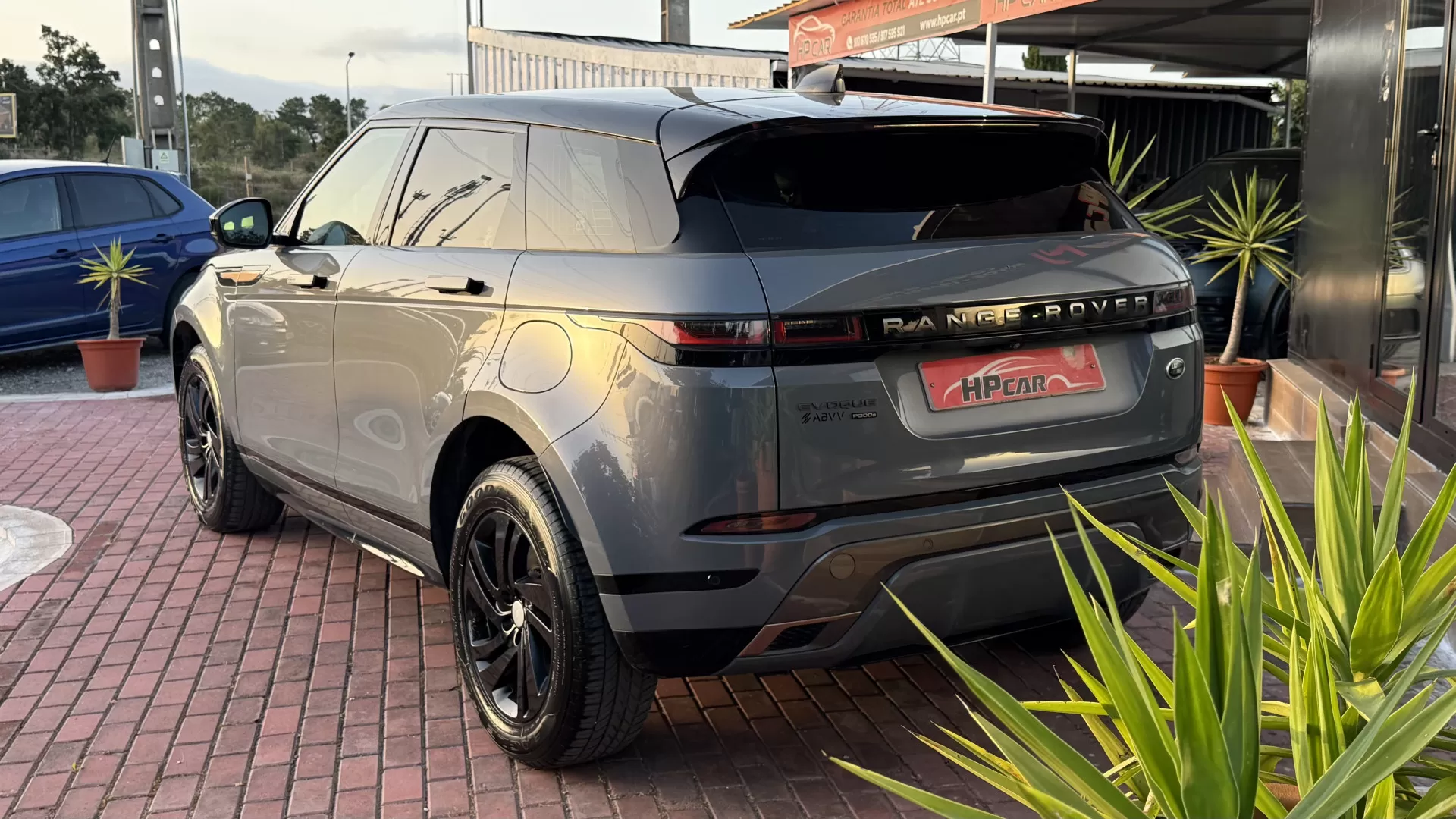Land Rover Evoque P300e R-Dynamic SE - foto 6