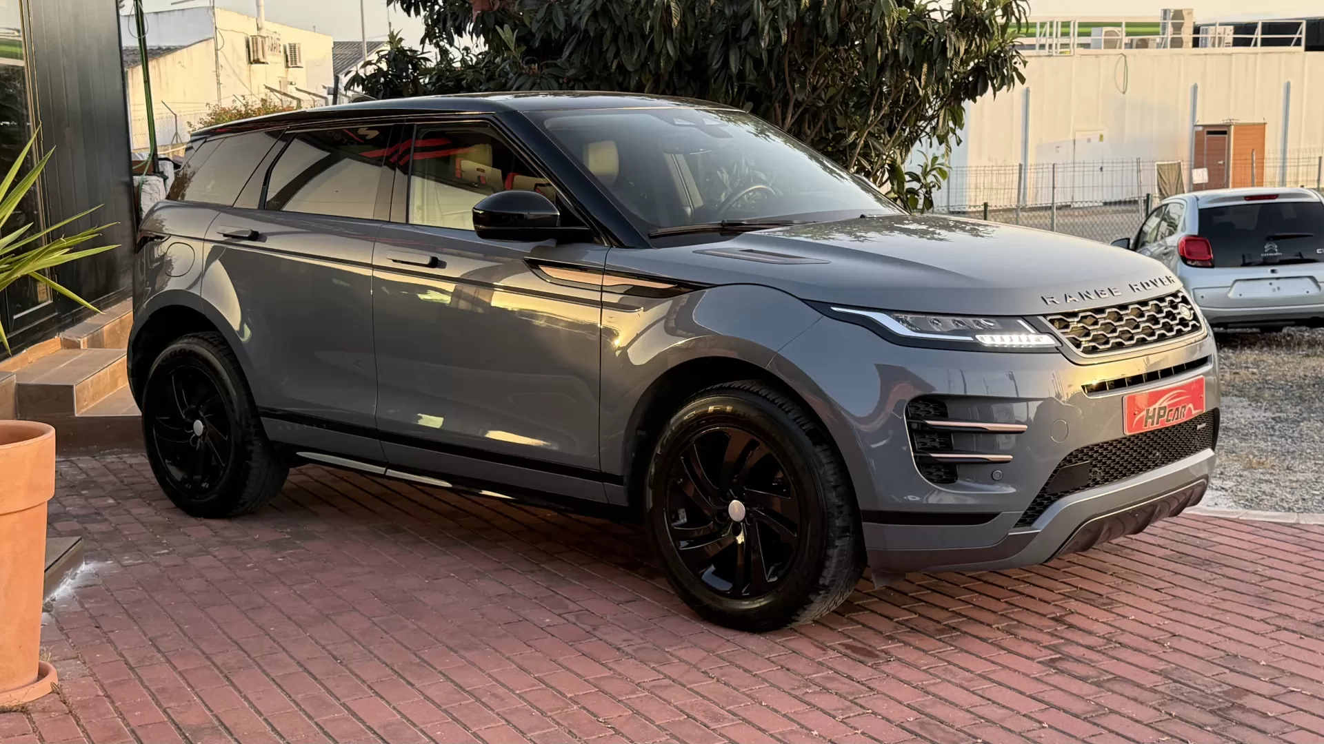 Land Rover Evoque P300e R-Dynamic SE - foto 7