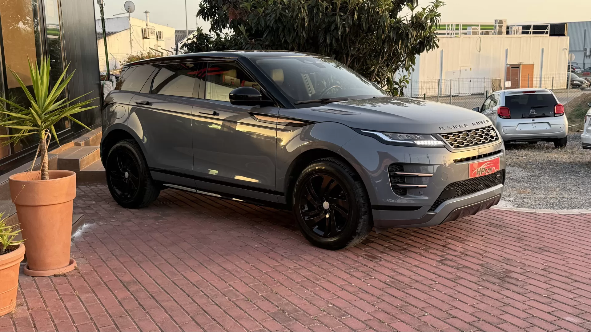 Land Rover Evoque P300e R-Dynamic SE - foto 8