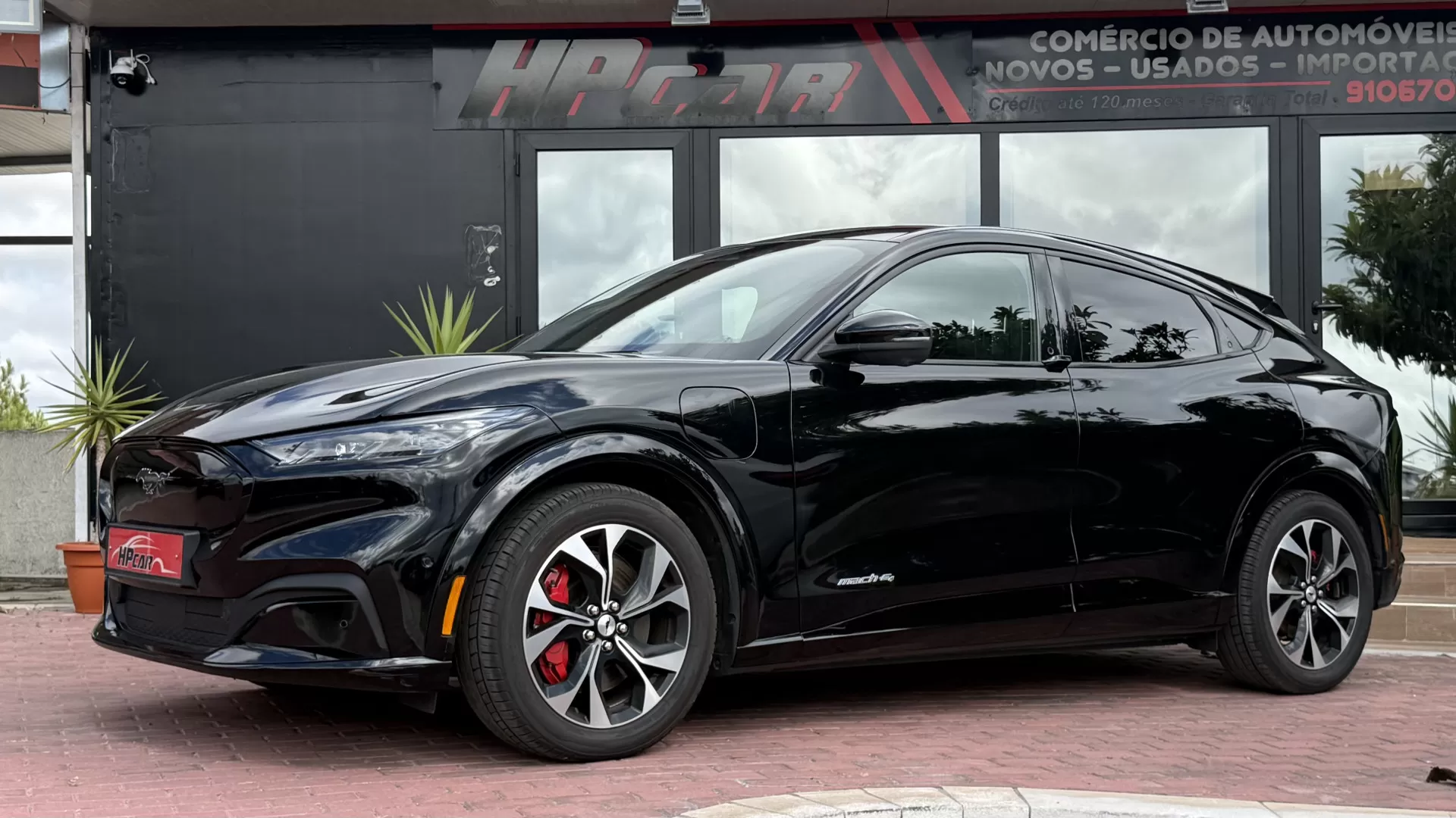 Ford Mustang Mach-E AWD PREMIUM
