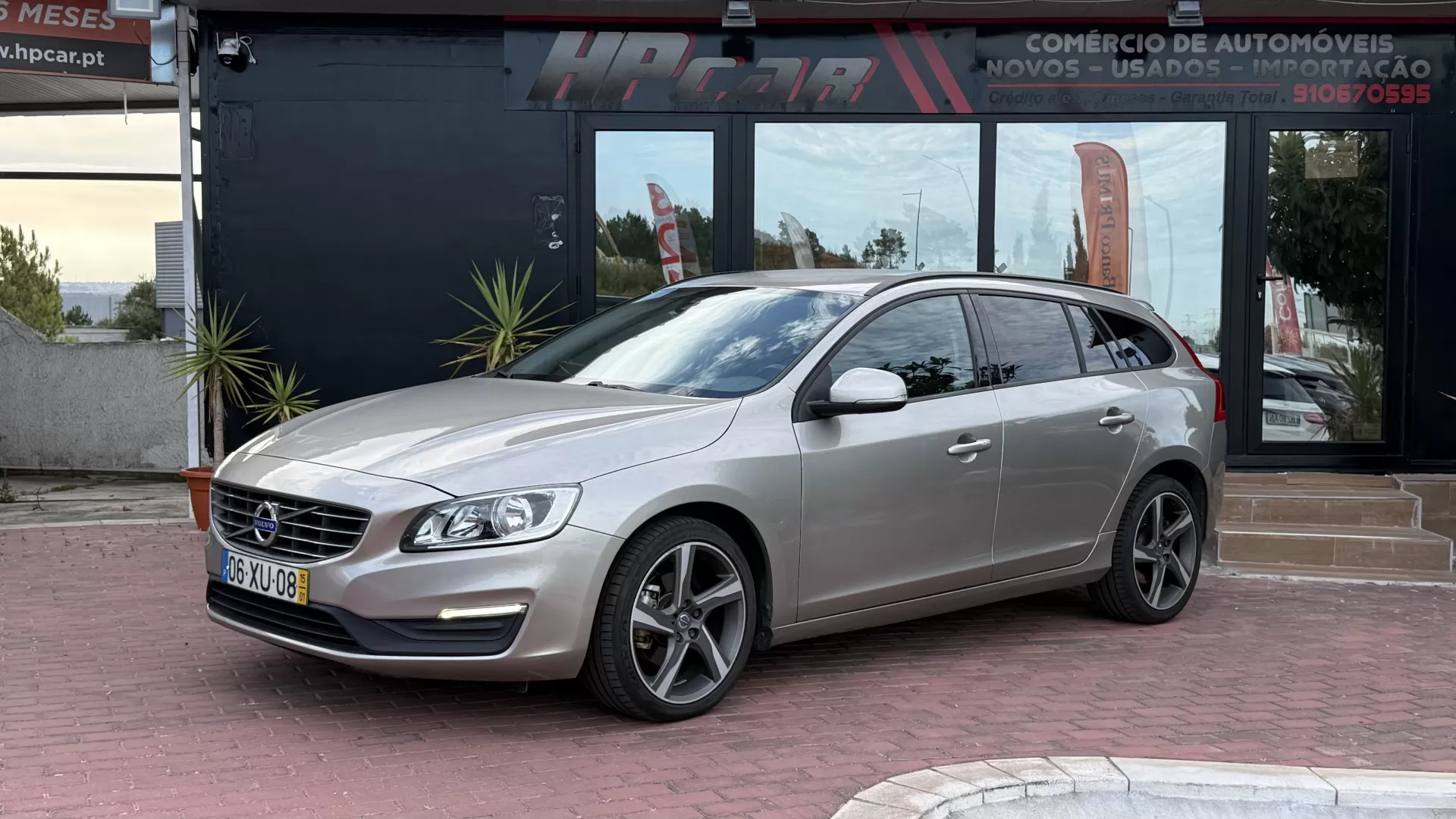 Volvo V60 1.6 D2 Momentum Eco - foto 2