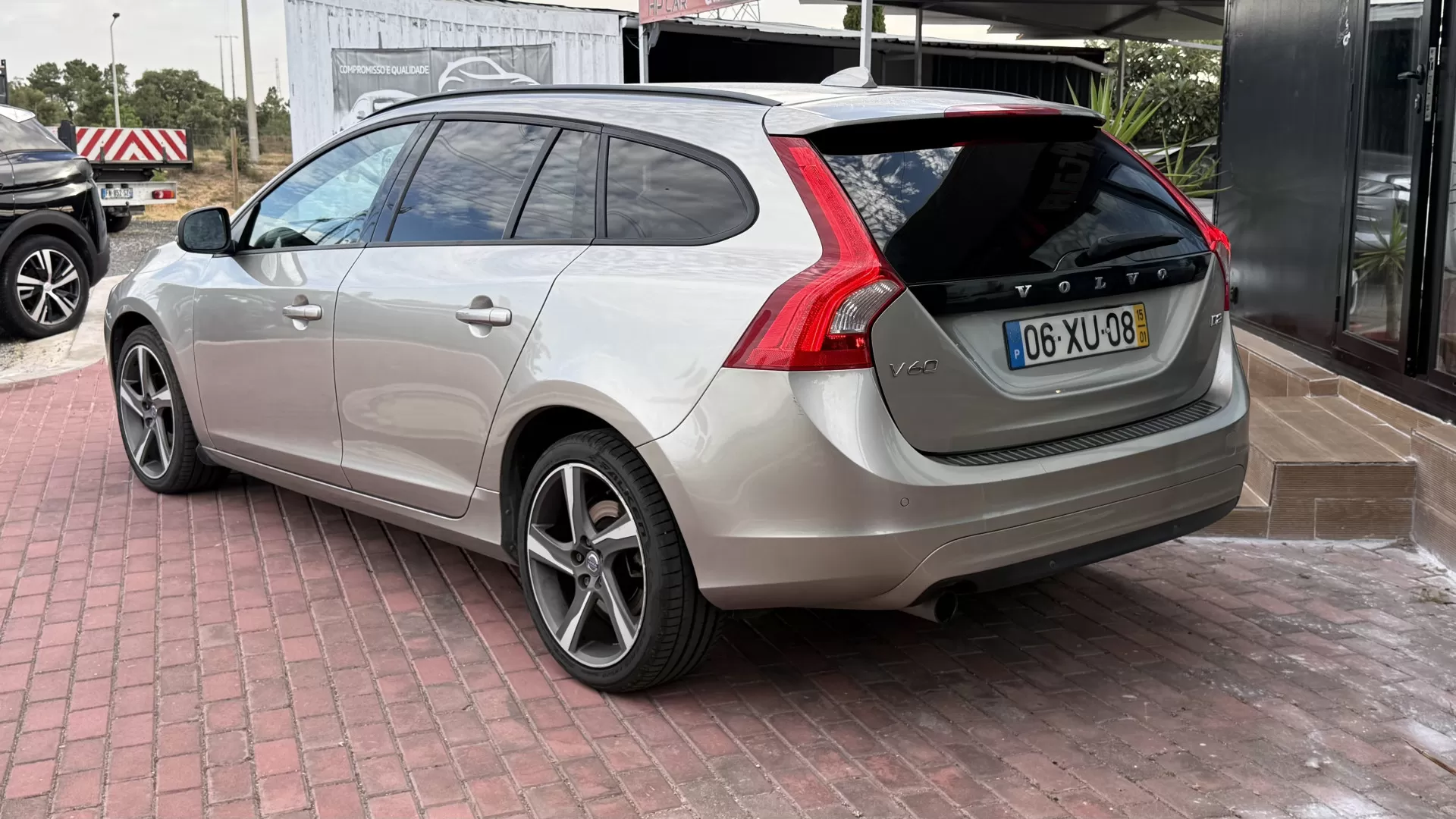 Volvo V60 1.6 D2 Momentum Eco - foto 7