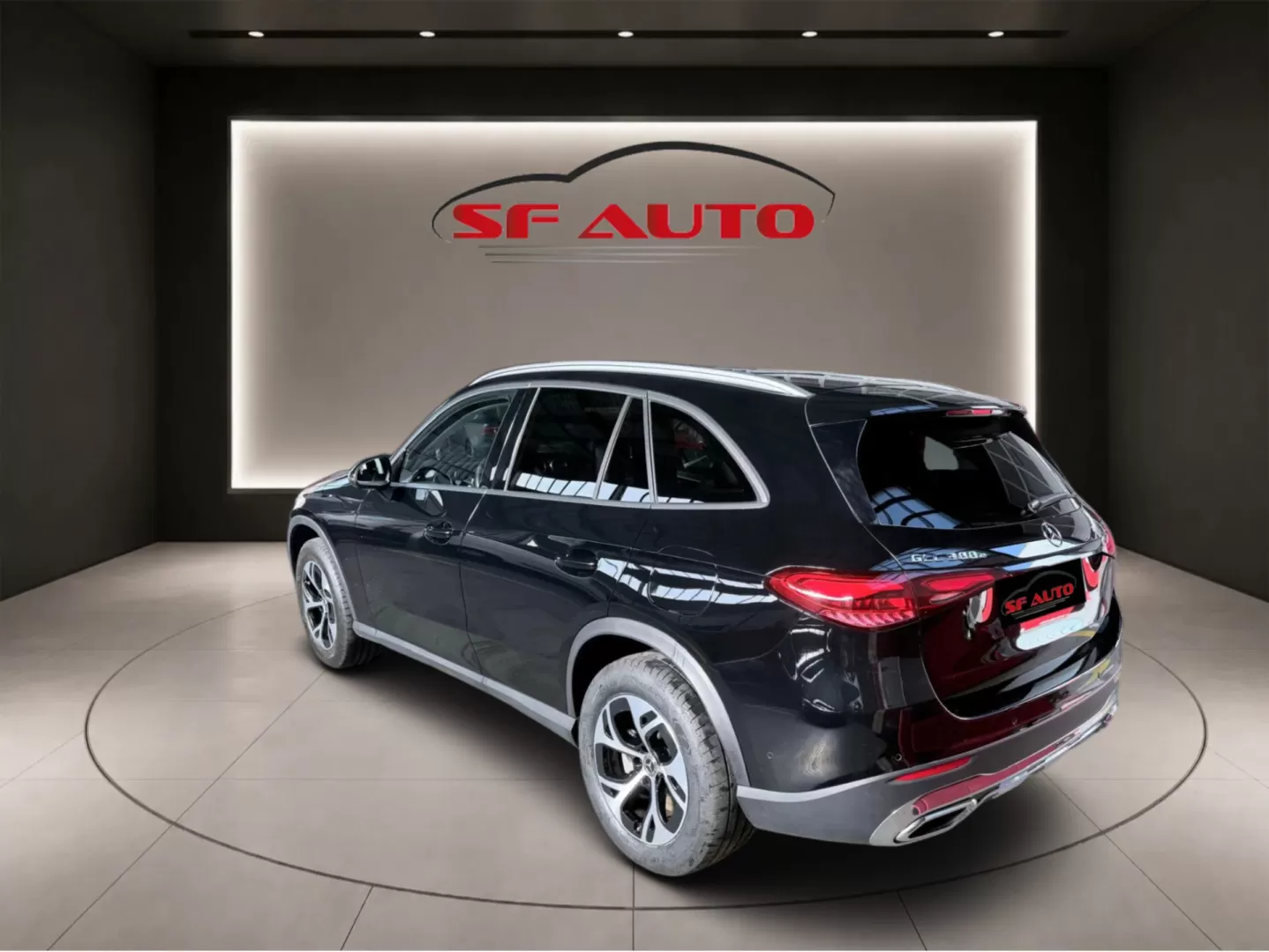 Mercedes-Benz GLC 300 e 4Matic - foto 8