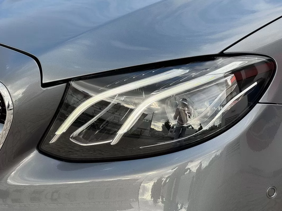 Mercedes-Benz E 220 d AMG Line - foto 4