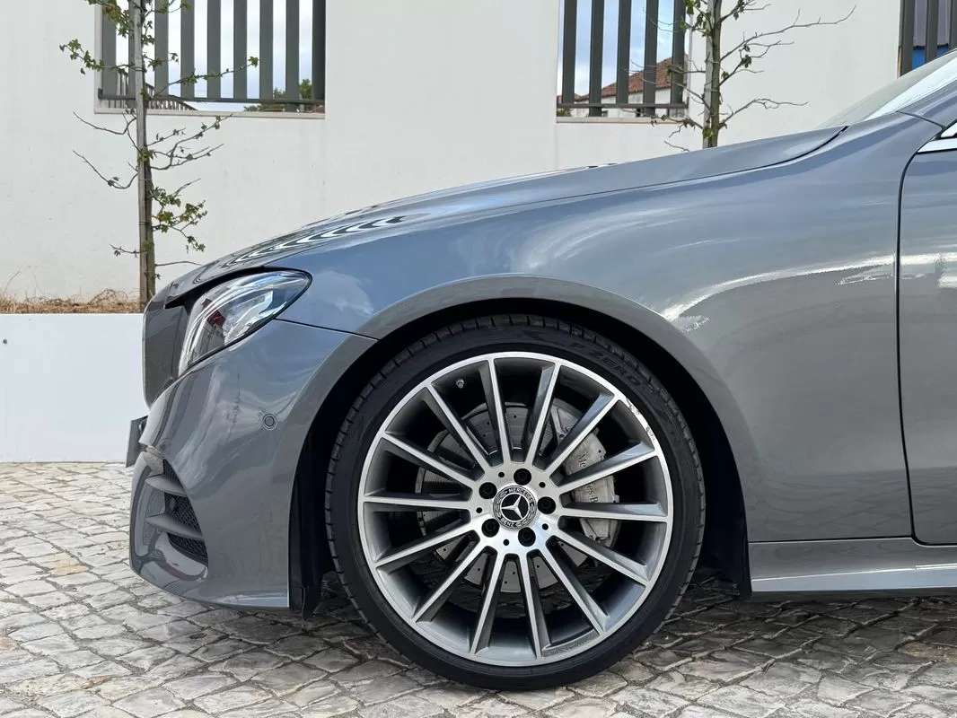 Mercedes-Benz E 220 d AMG Line - foto 8