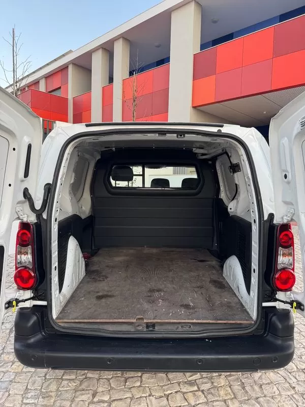 Citroën  BERLINGO 1.6 Hdi / CX.AUTOMATICA / 3 LUGARES / GARANTIA - foto 2