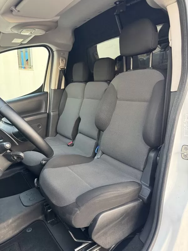 Citroën  BERLINGO 1.6 Hdi / CX.AUTOMATICA / 3 LUGARES / GARANTIA - foto 5