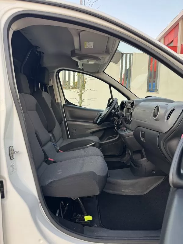 Citroën  BERLINGO 1.6 Hdi / CX.AUTOMATICA / 3 LUGARES / GARANTIA - foto 6