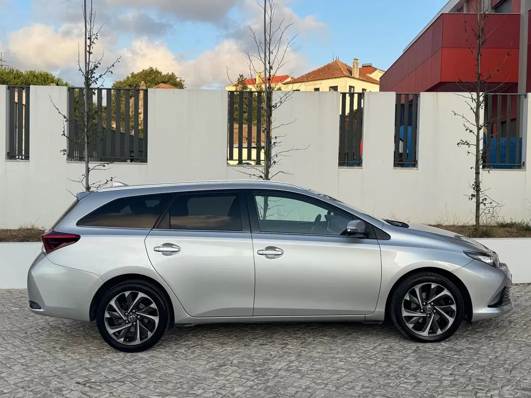 Toyota Auris Touring Sports 1.2T Comfort+Pack Sport - foto 4