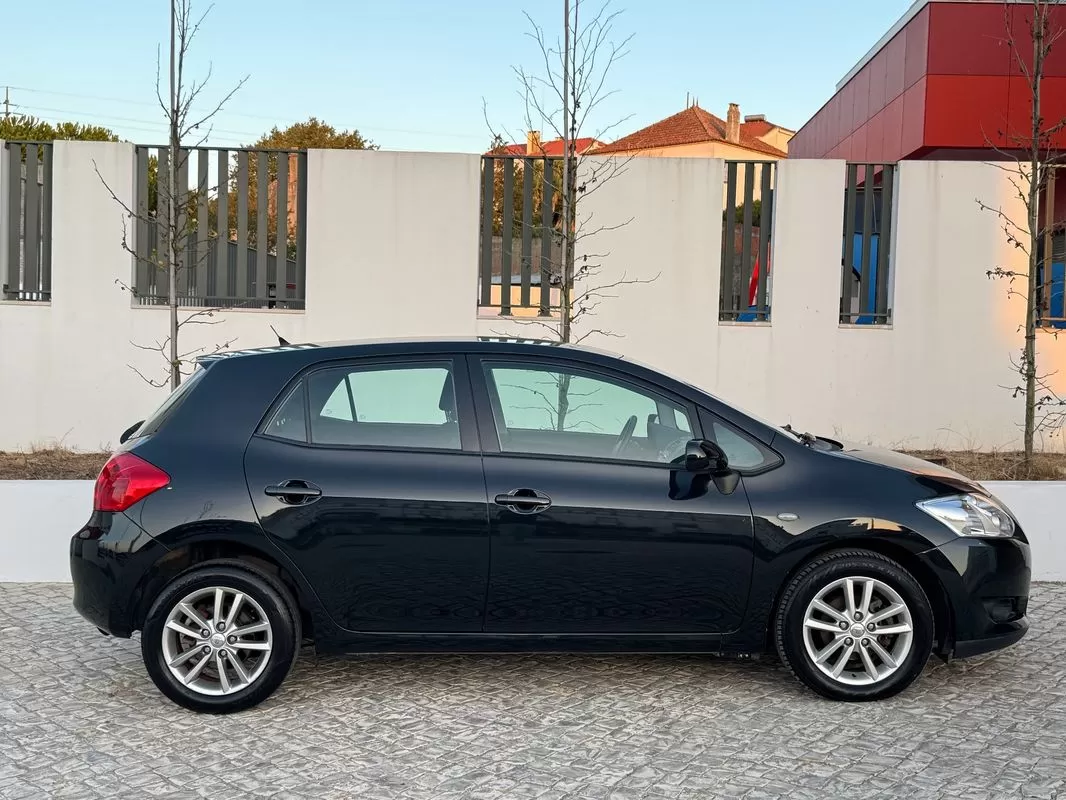 Toyota Auris 1.4 VVT-i AC - foto 8
