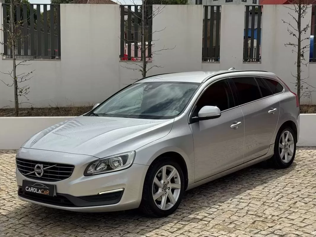 Volvo V60 1.6 D2 Momentum Eco Powershift - foto 3