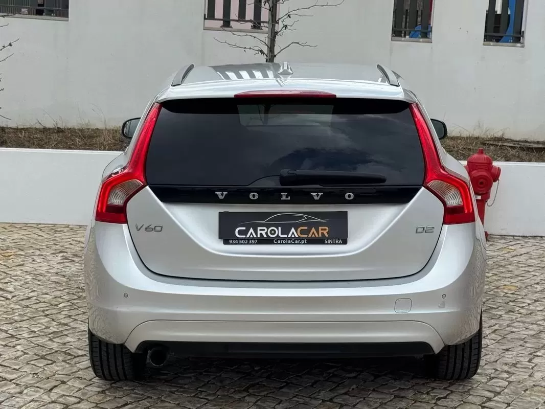 Volvo V60 1.6 D2 Momentum Eco Powershift - foto 6