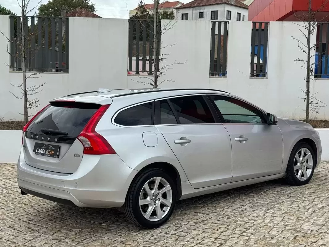Volvo V60 1.6 D2 Momentum Eco Powershift - foto 7