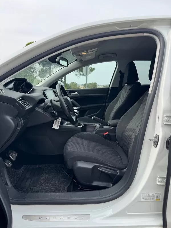 Peugeot 308 1.6 BlueHDi Allure J17 - foto 6