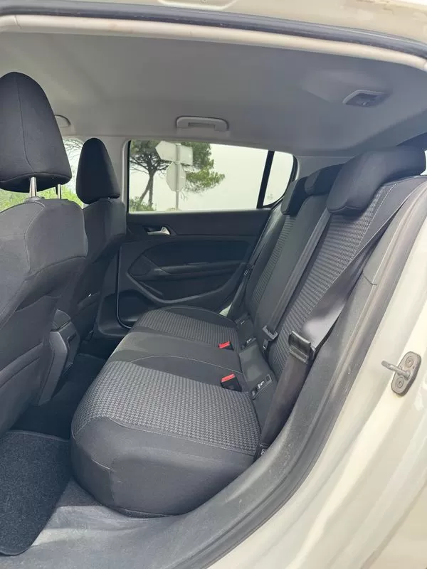 Peugeot 308 1.6 BlueHDi Allure J17 - foto 8