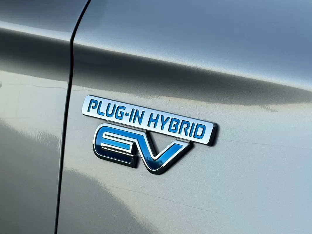 Mitsubishi Outlander  2 0 Intense Navi - foto 3