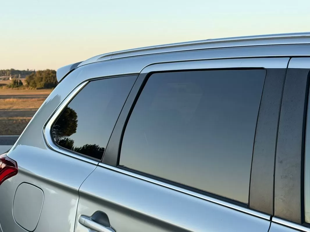 Mitsubishi Outlander  2 0 Intense Navi - foto 4