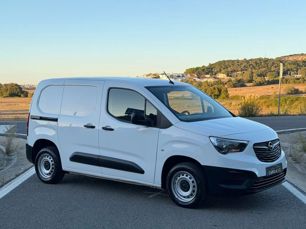 Opel  Combo L1 / iva dedutivel / poucos km / 2022