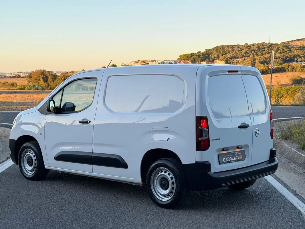Opel  Combo L1 / iva dedutivel / poucos km / 2022 - foto 3