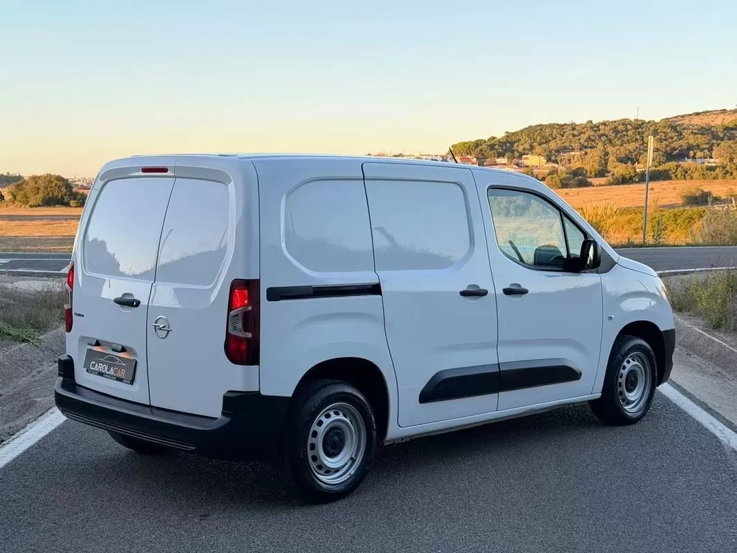 Opel  Combo L1 / iva dedutivel / poucos km / 2022 - foto 4