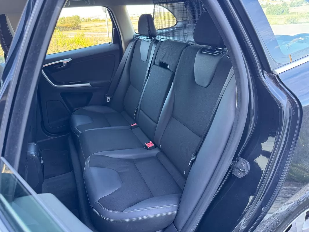 Volvo XC 60 2.0 D3 Drive Summum - foto 8
