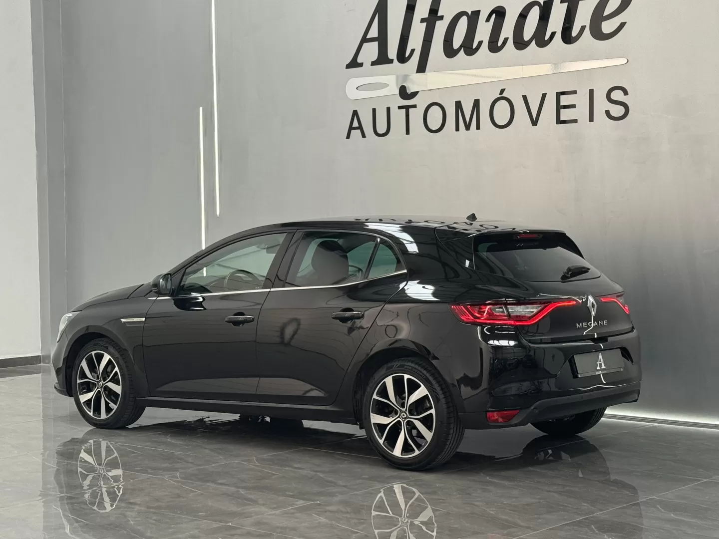 Renault Mégane 1.3 TCe Limited EDC - foto 2