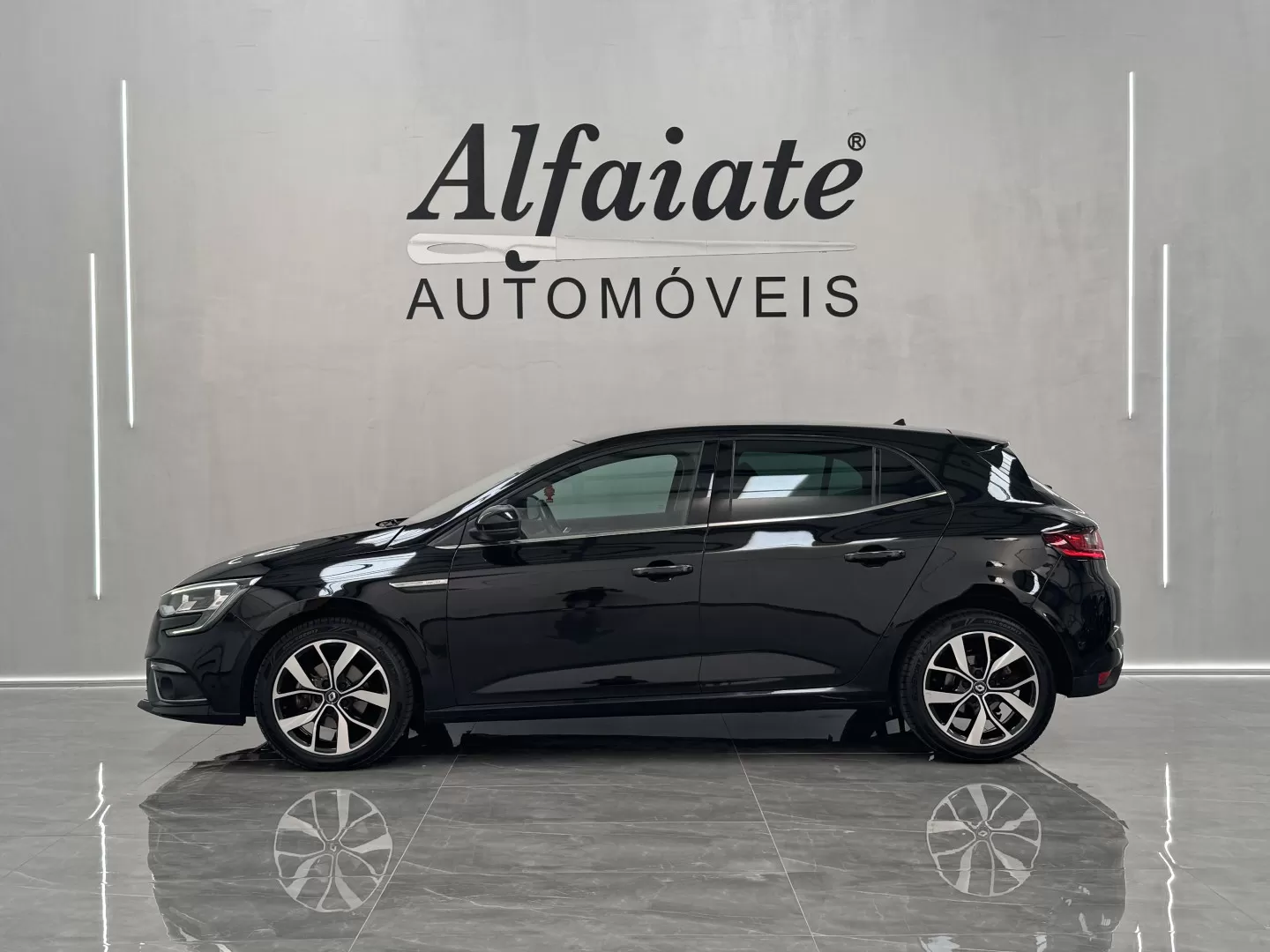 Renault Mégane 1.3 TCe Limited EDC - foto 3